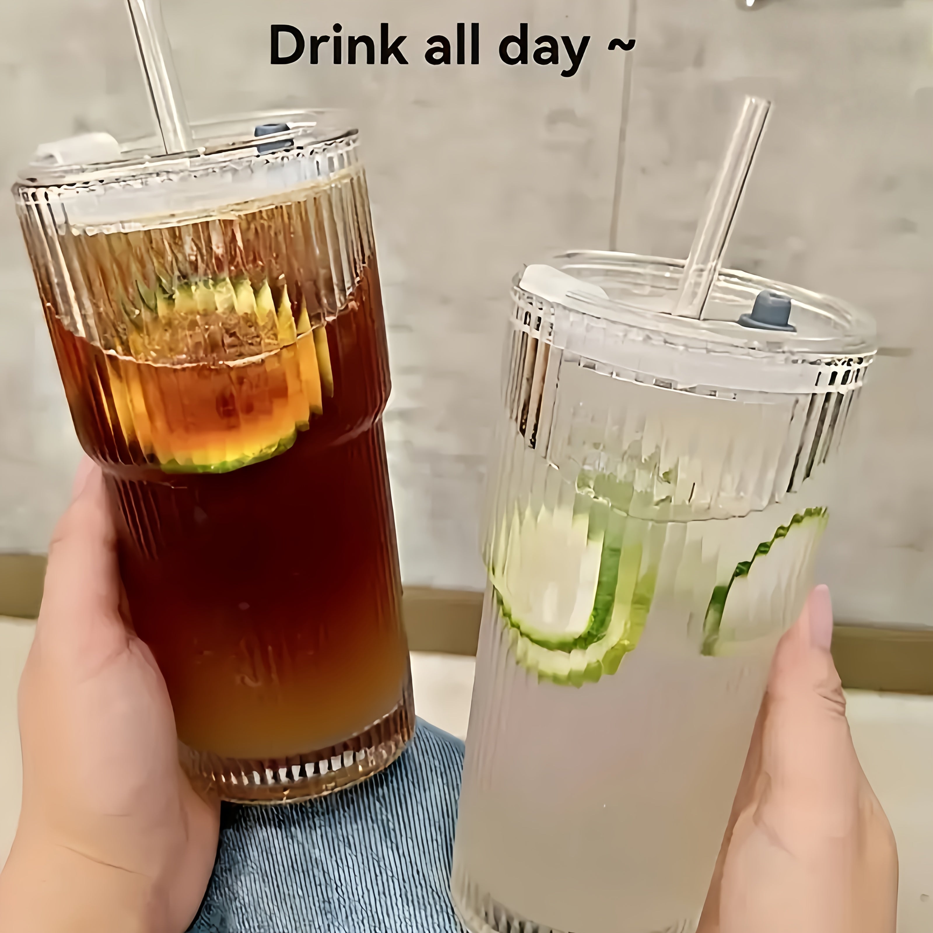 2 Ribbed Glass Cups with Plastic Lid And Straw+straw Brush, Perfect for Iced Coffee, Juice, Smoothie Cocktails, Etc., Suitable for Home, Office, Party Supplies, 20oz